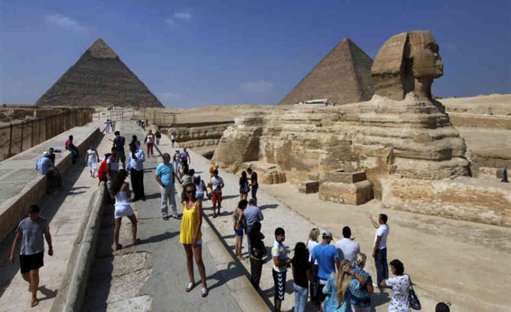 Day Trip to the Giza Pyramids, Memphis, and Sakkara from Sokhna Port